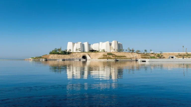 Red Sea Global Unveils AMAALA: A Groundbreaking Coastal Lifestyle and Wellness Destination on the Red Sea Red Sea Global Unveils AMAALA: A Groundbreaking Coastal Lifestyle and Wellness Destination on the Red Sea